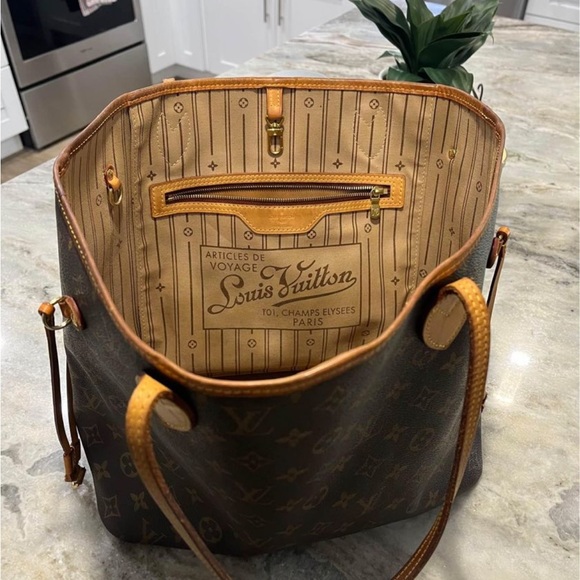 Louis Vuitton Neverfull mm - Picture 7 of 8